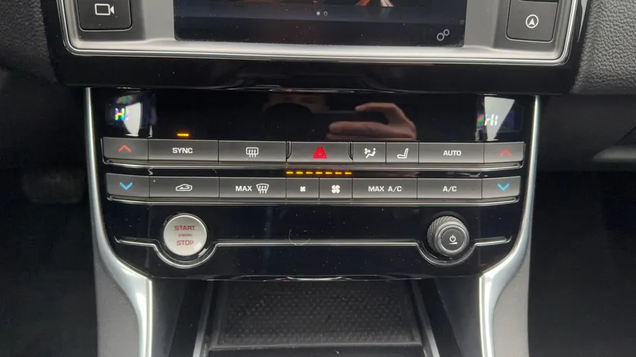 JAGUAR XE XE 2.0 T R-Sport aut