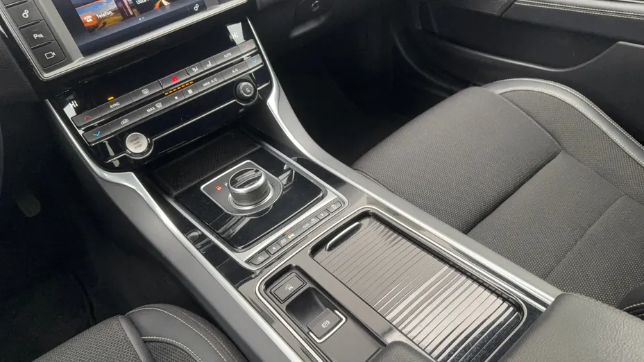 JAGUAR XE XE 2.0 T R-Sport aut