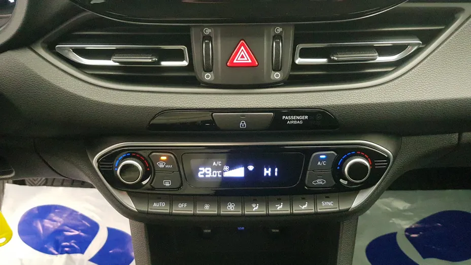 HYUNDAI i30 i30 1.0 T-GDI Smart