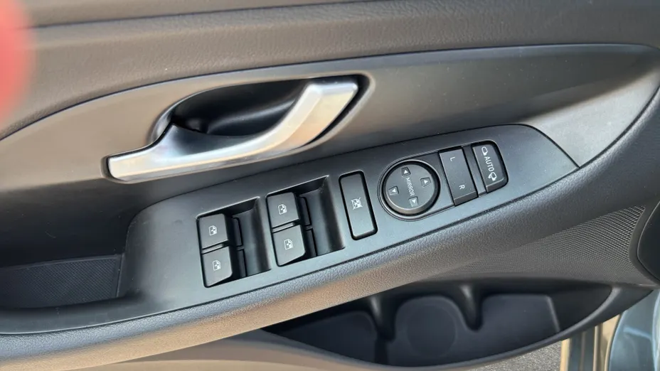 HYUNDAI i30 i30 1.0 T-GDI Smart