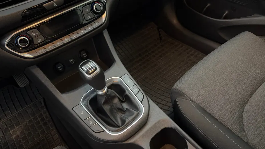 HYUNDAI i30 i30 1.0 T-GDI Smart