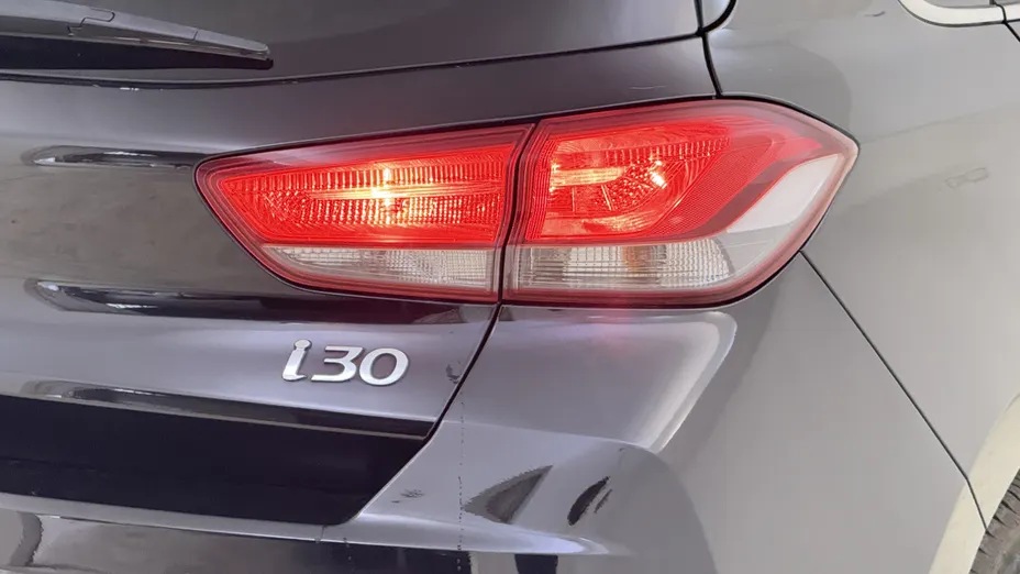 HYUNDAI i30 i30 1.0 T-GDI Smart