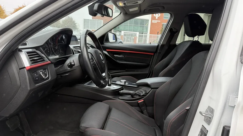 BMW Seria 3 320d xDrive Sport Line aut