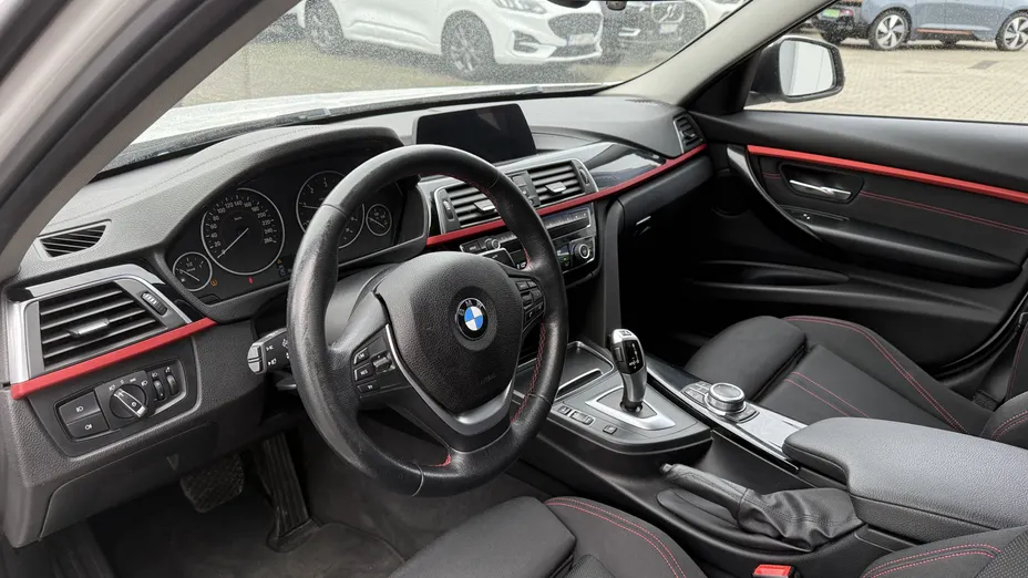 BMW Seria 3 320d xDrive Sport Line aut