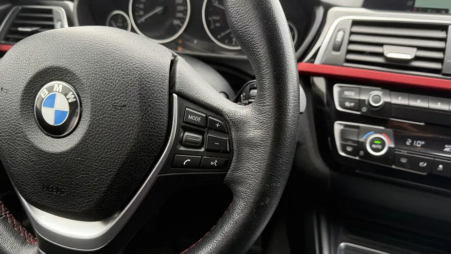 BMW Seria 3 320d xDrive Sport Line aut