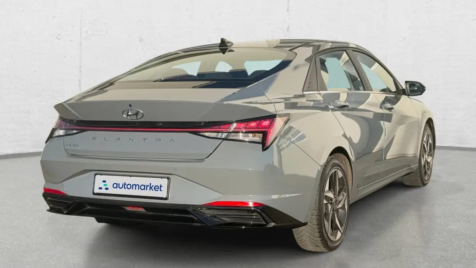 HYUNDAI Elantra Elantra 1.6 Executive CVT