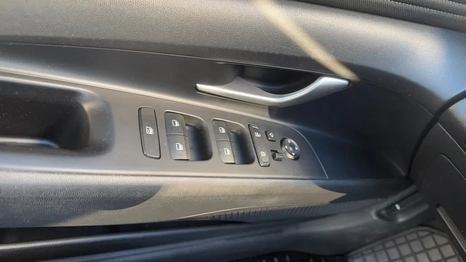 HYUNDAI Elantra Elantra 1.6 Executive CVT