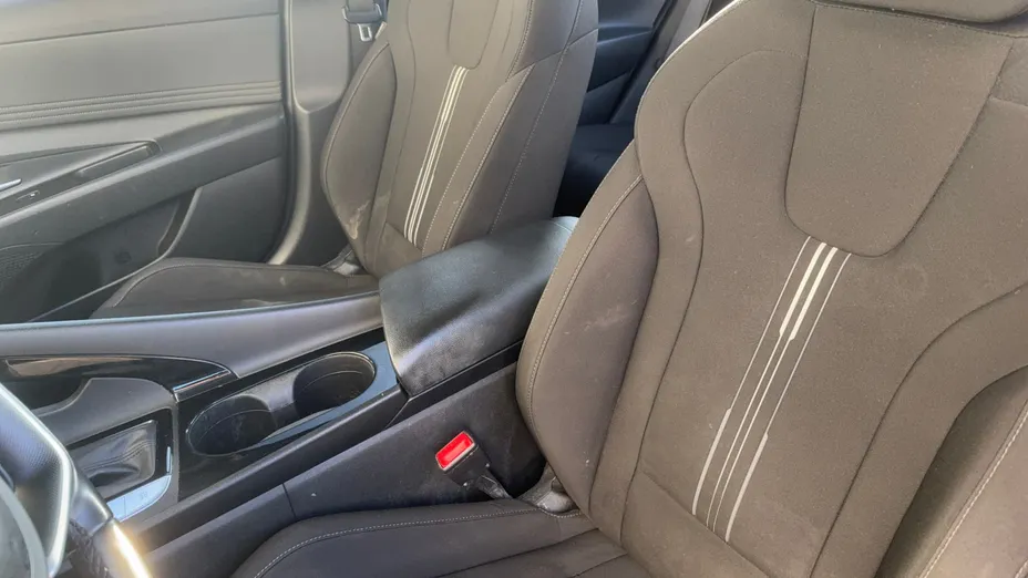 HYUNDAI Elantra Elantra 1.6 Executive CVT