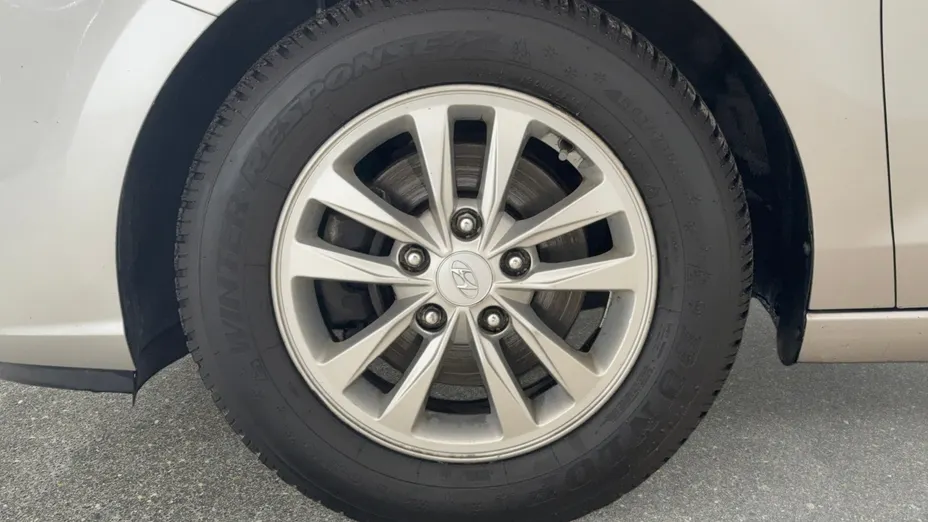 HYUNDAI i30 i30 1.5 DPI Classic +