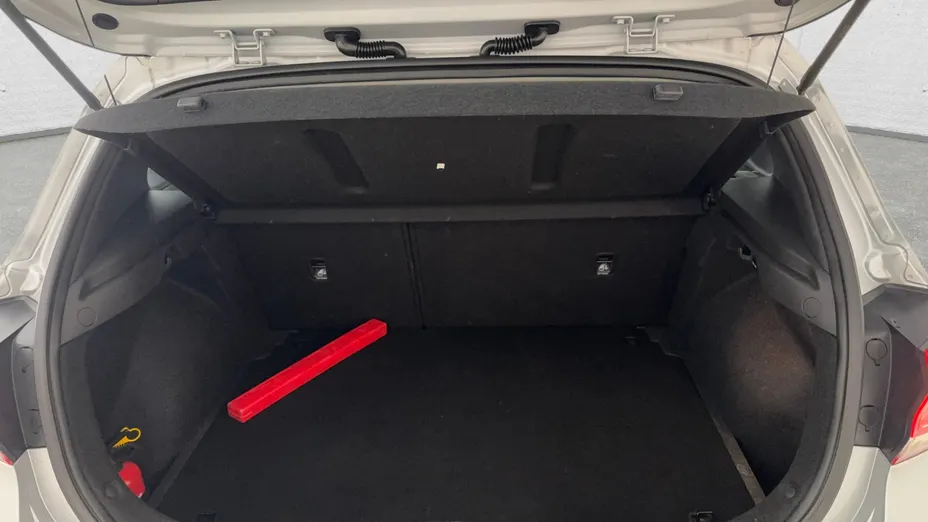 HYUNDAI i30 i30 1.5 DPI Classic +