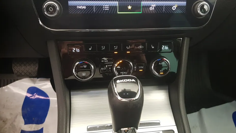 SKODA Superb Superb 2.0 TDI SCR Ambition DSG