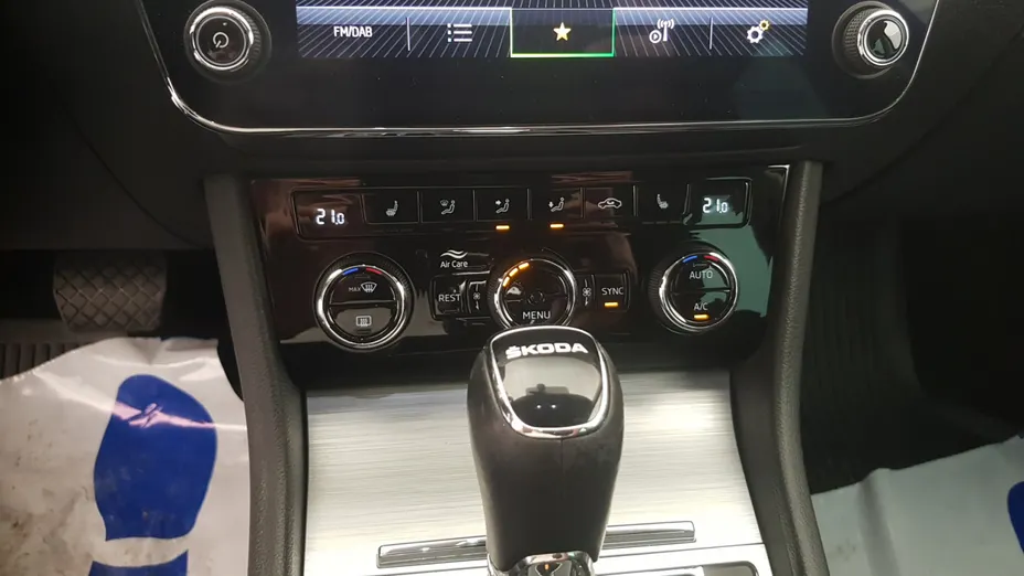 SKODA Superb Superb 2.0 TDI SCR Ambition DSG