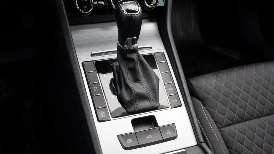 SKODA Superb Superb 2.0 TDI SCR Ambition DSG