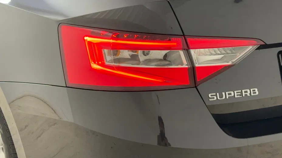 SKODA Superb Superb 2.0 TDI SCR Ambition DSG