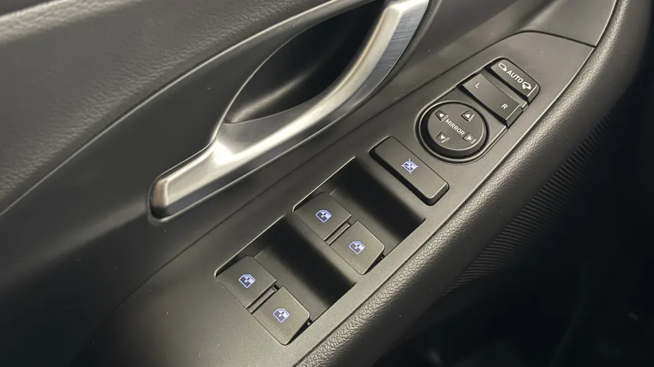 HYUNDAI i30 i30 1.5 T-GDI 48V Smart