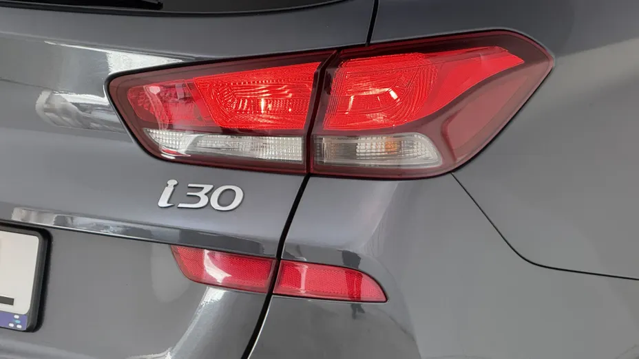 HYUNDAI i30 i30 1.5 T-GDI 48V Smart