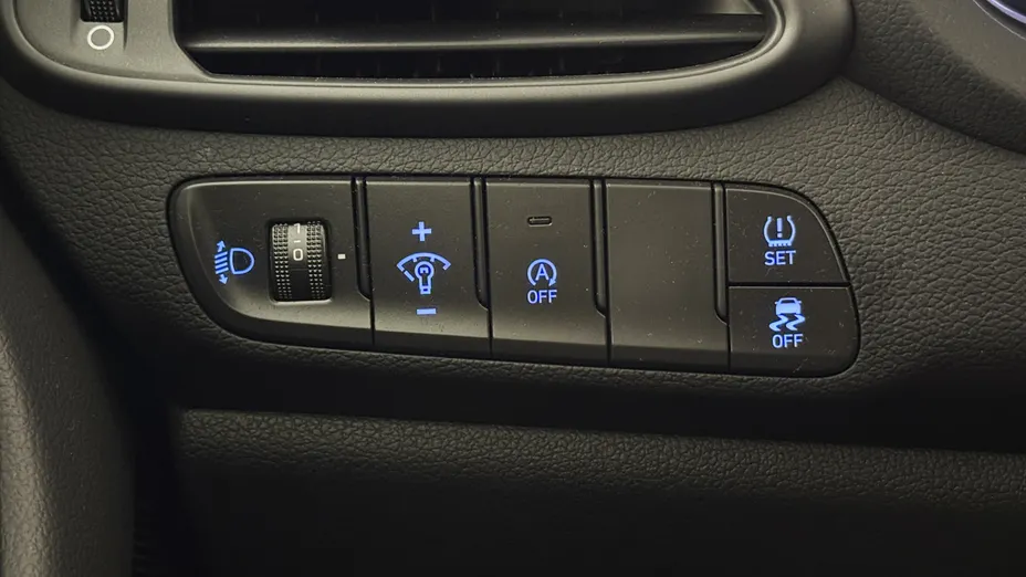 HYUNDAI i30 i30 1.5 T-GDI 48V Smart