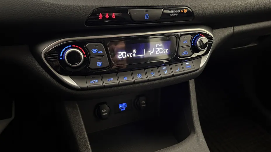 HYUNDAI i30 i30 1.5 T-GDI 48V Smart