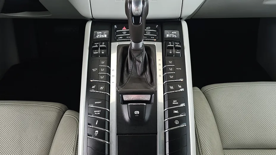 PORSCHE Macan Macan Turbo