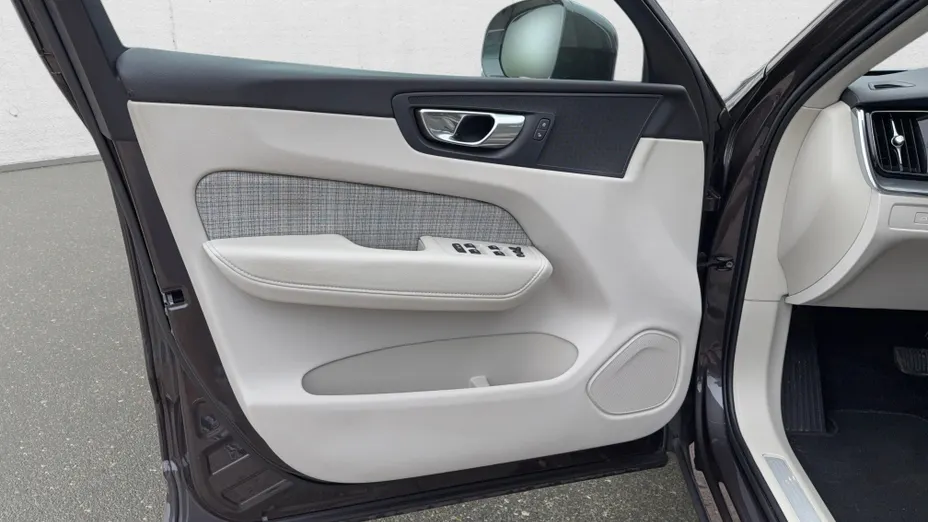VOLVO XC60 XC60 B4 D AWD Core aut