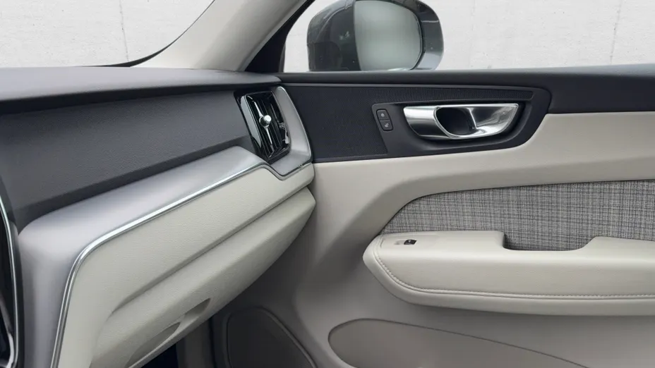 VOLVO XC60 XC60 B4 D AWD Core aut