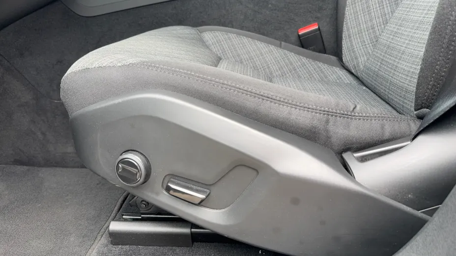 VOLVO XC60 XC60 B4 D AWD Core aut