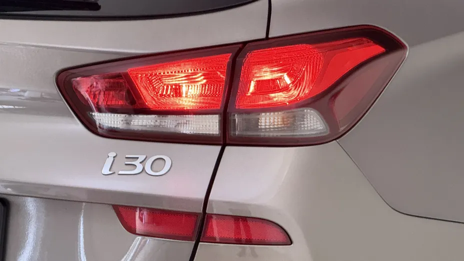HYUNDAI i30 i30 1.5 T-GDI 48V Smart