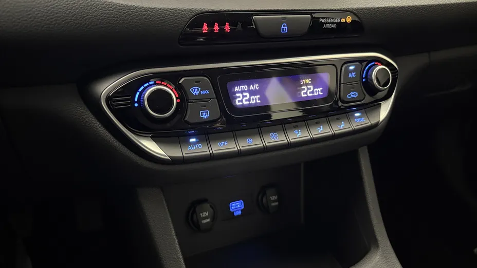 HYUNDAI i30 i30 1.5 T-GDI 48V Smart