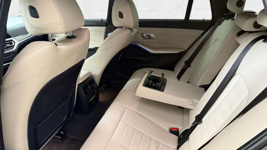 BMW Seria 3 330i xDrive M Sport sport-aut