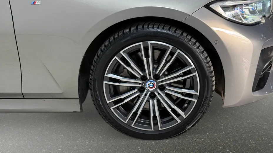 BMW Seria 3 330i xDrive M Sport sport-aut