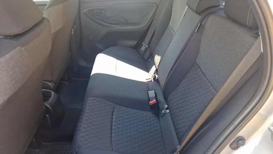 TOYOTA Yaris Yaris 1.0 Comfort
