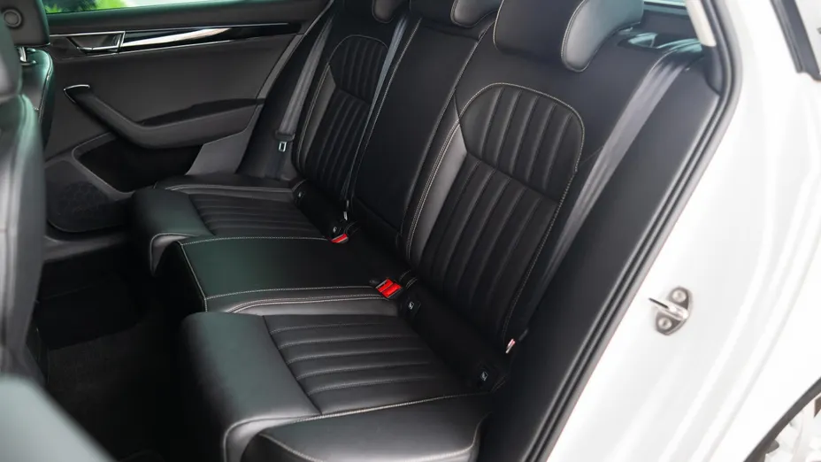 SKODA Superb Superb 2.0 TDI SCR L&K DSG