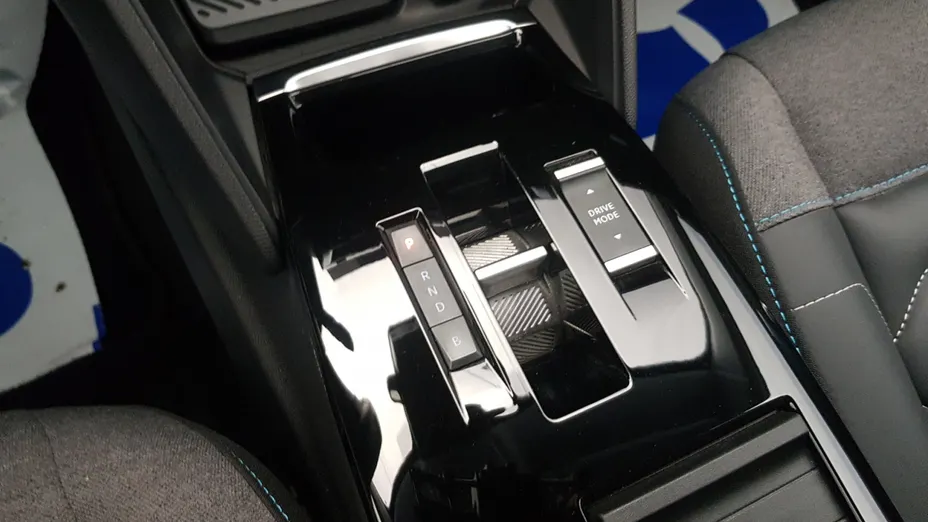 CITROEN C4 e-C4 EV136 50kWh Shine