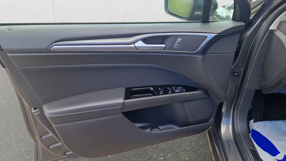FORD Mondeo Mondeo 2.0 Hybrid Titanium