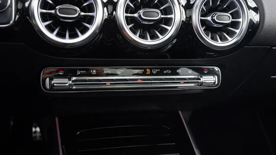 MERCEDES-BENZ EQA EQA 250 66.5kWh AMG Line