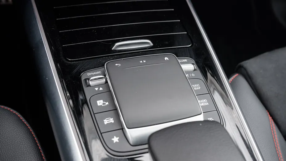 MERCEDES-BENZ EQA EQA 250 66.5kWh AMG Line