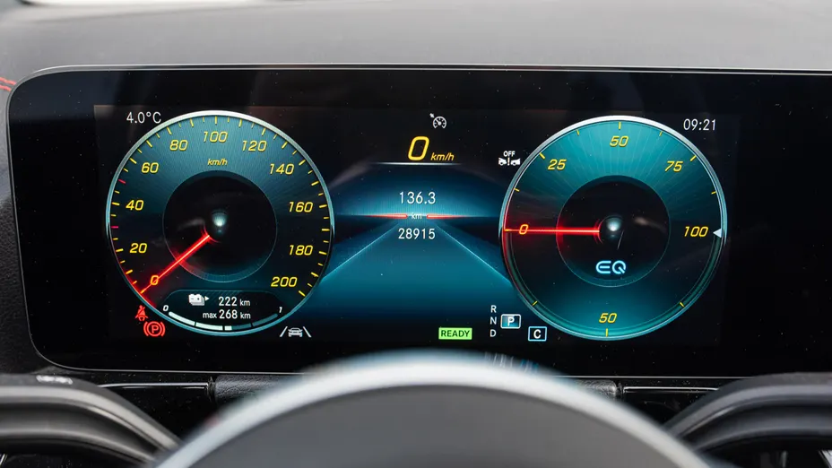 MERCEDES-BENZ EQA EQA 250 66.5kWh AMG Line