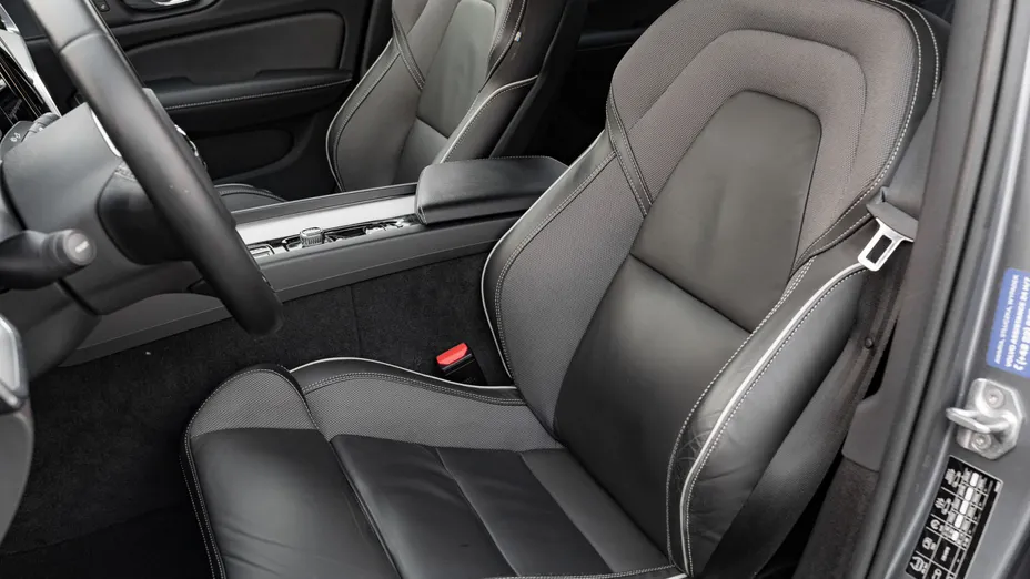 VOLVO S60 S60 B4 B R-Design aut