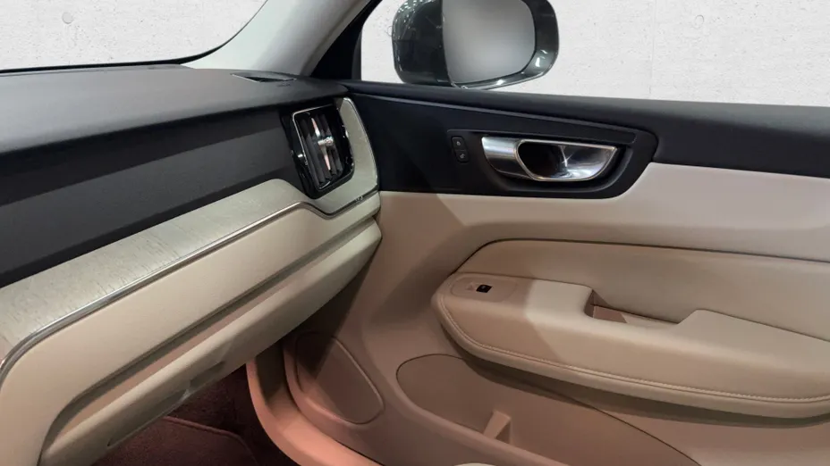 VOLVO XC60 XC60 B5 B AWD Core aut