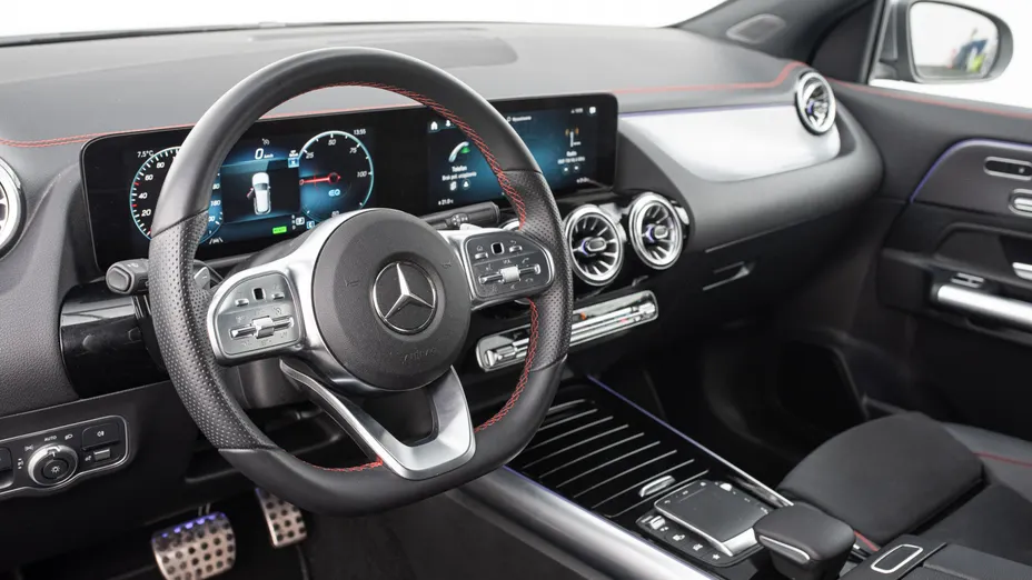 MERCEDES-BENZ EQA EQA 250 66.5kWh AMG Line