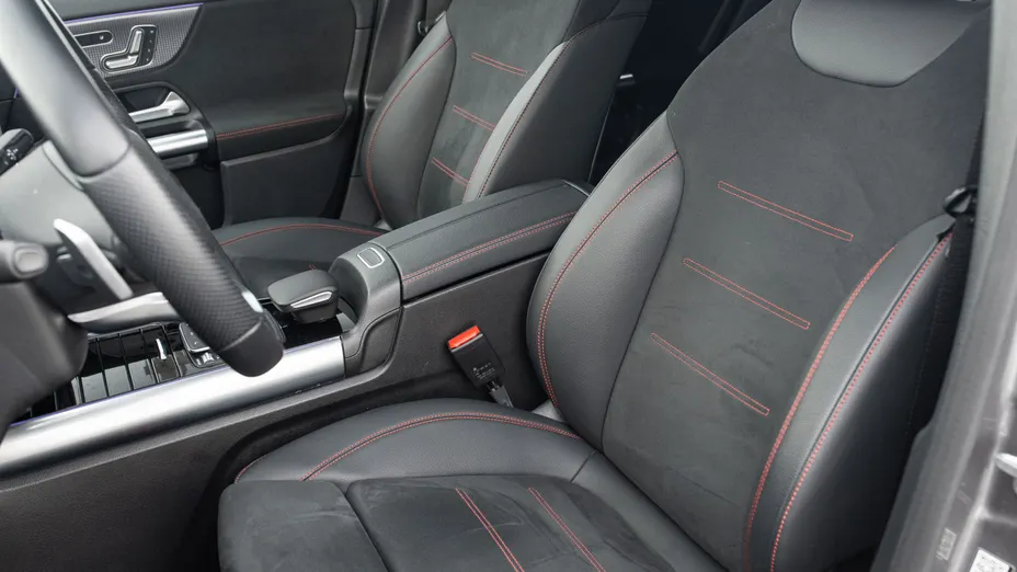 MERCEDES-BENZ EQA EQA 250 66.5kWh AMG Line