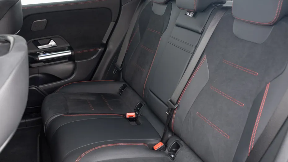 MERCEDES-BENZ EQA EQA 250 66.5kWh AMG Line