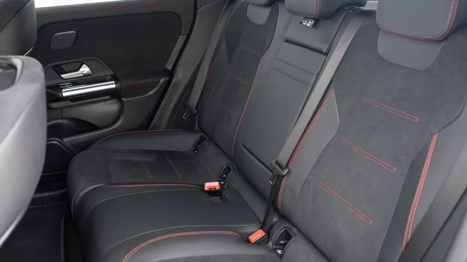 MERCEDES-BENZ EQA EQA 250 66.5kWh AMG Line