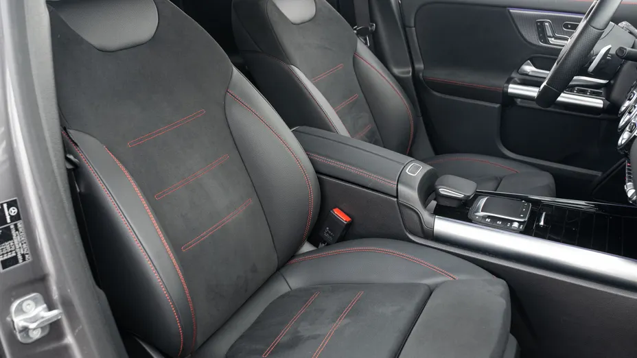 MERCEDES-BENZ EQA EQA 250 66.5kWh AMG Line