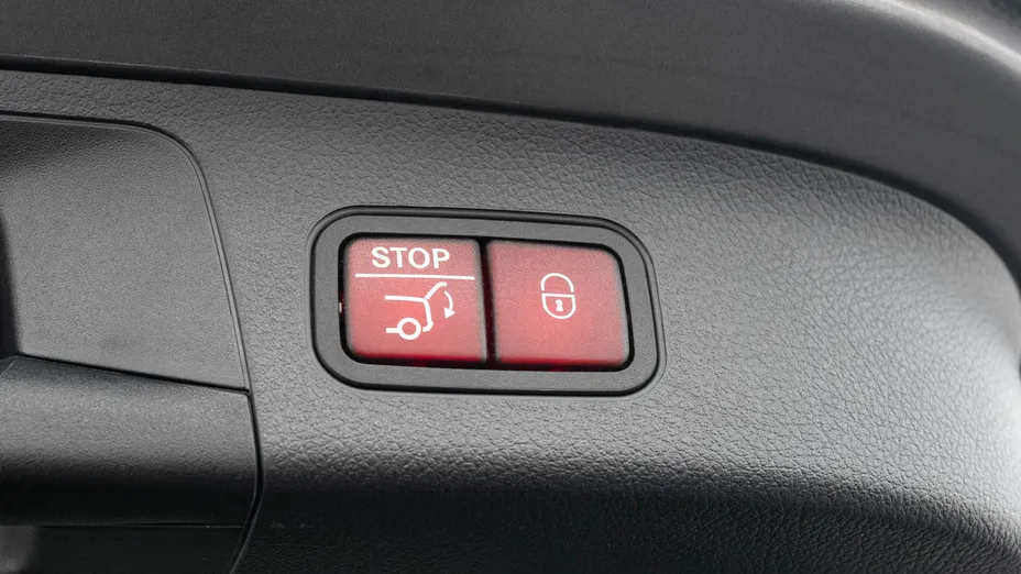 MERCEDES-BENZ EQA EQA 250 66.5kWh AMG Line