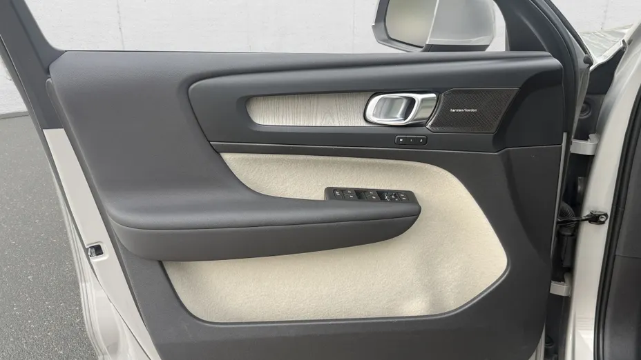 VOLVO XC40 XC40 B3 Plus Bright aut