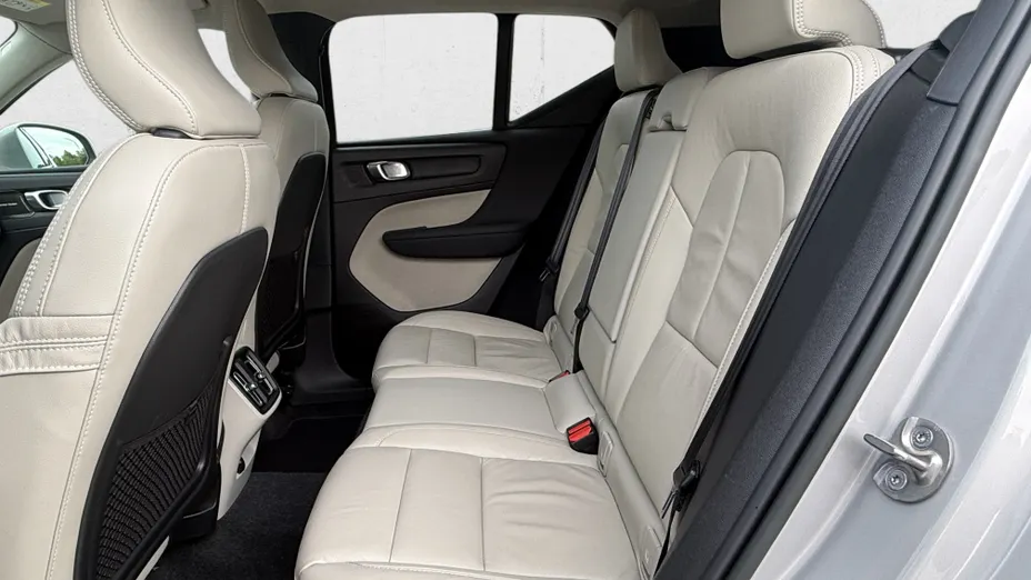 VOLVO XC40 XC40 B3 Plus Bright aut