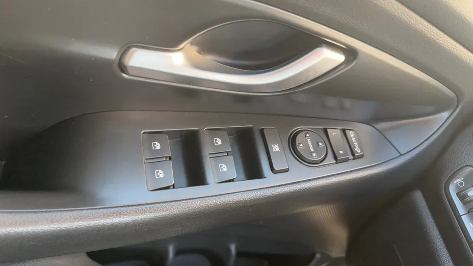 HYUNDAI i30 i30 1.0 T-GDI Smart