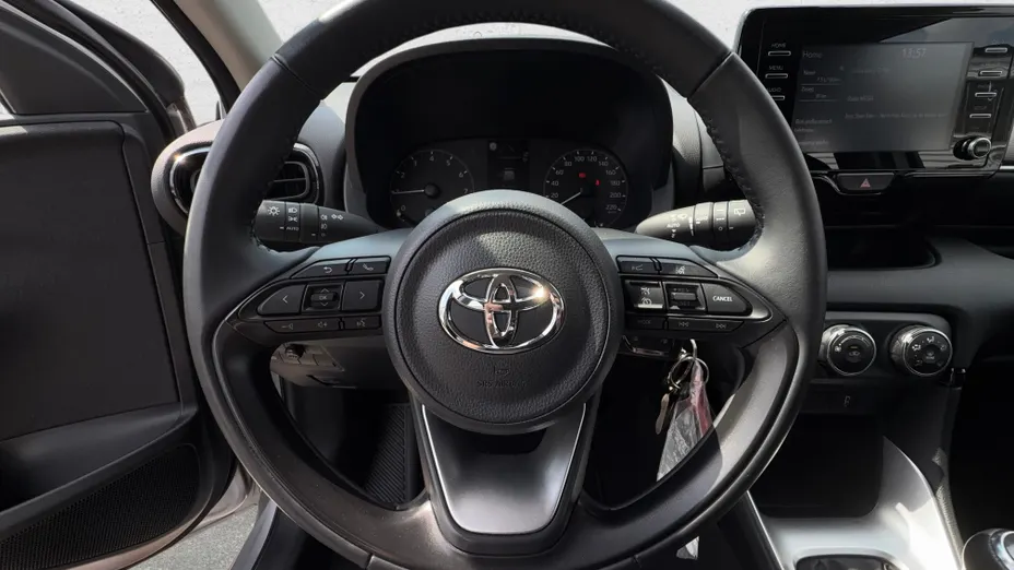 TOYOTA Yaris Yaris 1.0 Comfort