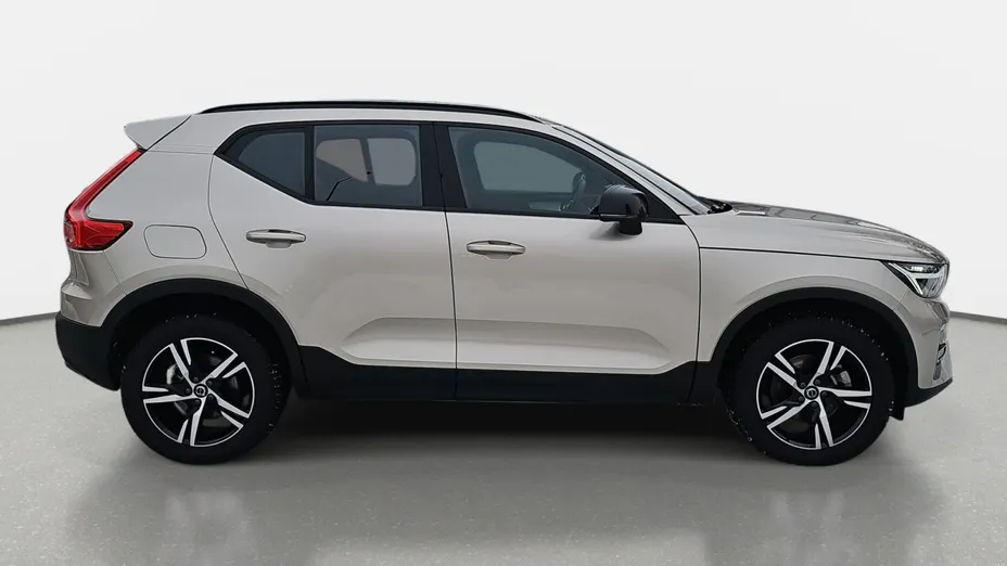 VOLVO XC40 XC40 B3 Plus Dark aut